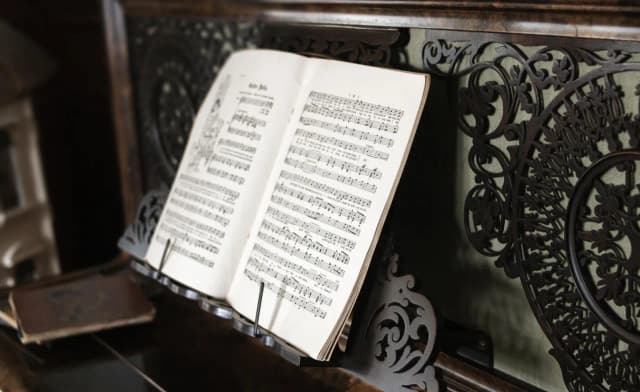 Jaki podkład muzyczny do zdjęć, by wzmocnić emocje i wspomnienia